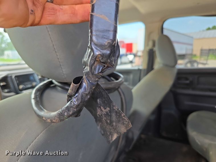 image for item ED2140 2014 Dodge Ram 3500 Crew Cab flatbed pickup truck