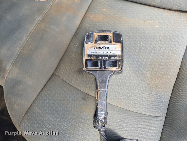 image for item ED2140 2014 Dodge Ram 3500 Crew Cab flatbed pickup truck