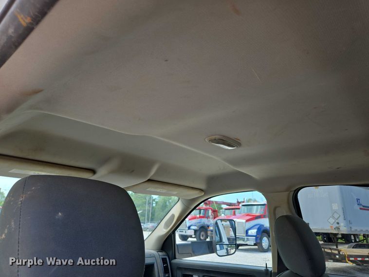 image for item ED2140 2014 Dodge Ram 3500 Crew Cab flatbed pickup truck