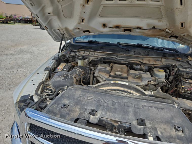 image for item ED2140 2014 Dodge Ram 3500 Crew Cab flatbed pickup truck