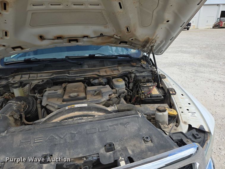 image for item ED2140 2014 Dodge Ram 3500 Crew Cab flatbed pickup truck