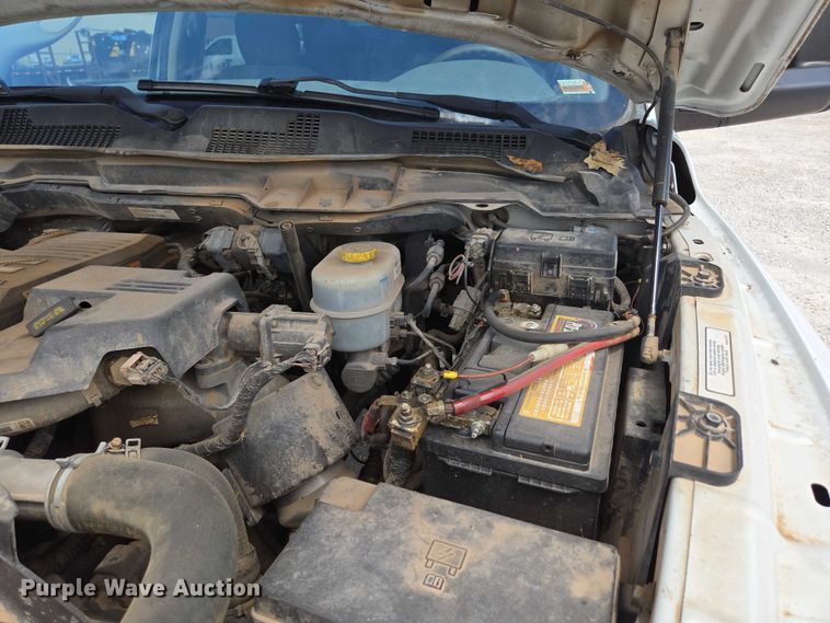 image for item ED2140 2014 Dodge Ram 3500 Crew Cab flatbed pickup truck