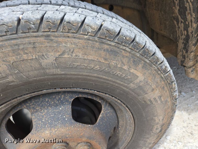 image for item ED2140 2014 Dodge Ram 3500 Crew Cab flatbed pickup truck