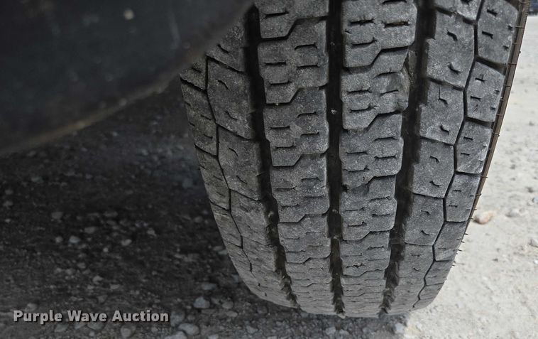 image for item ED2140 2014 Dodge Ram 3500 Crew Cab flatbed pickup truck