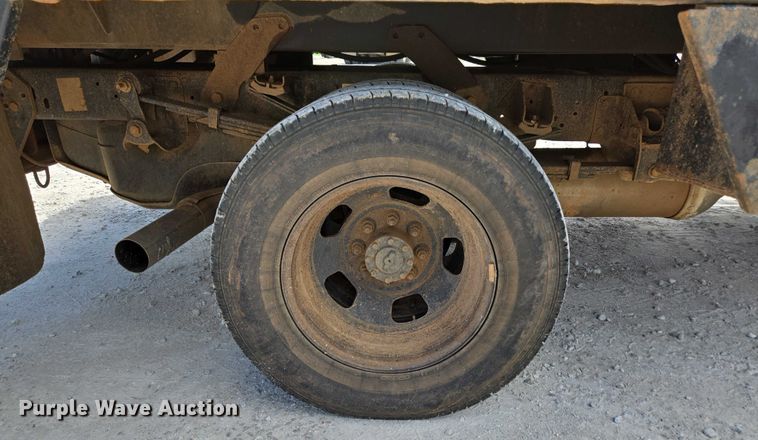 image for item ED2140 2014 Dodge Ram 3500 Crew Cab flatbed pickup truck