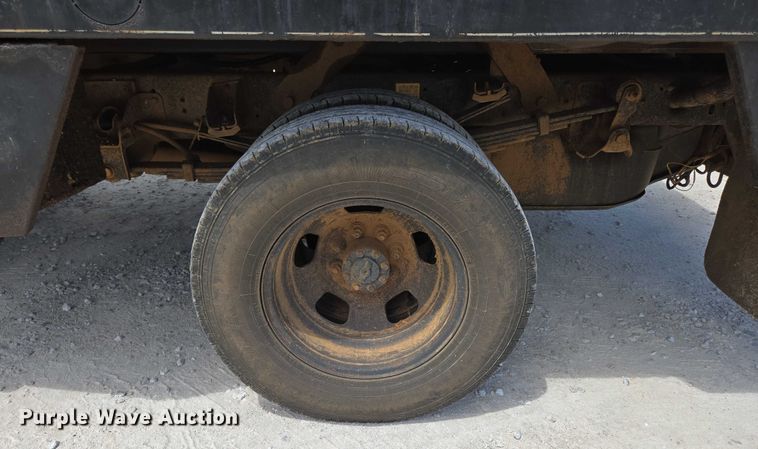 image for item ED2140 2014 Dodge Ram 3500 Crew Cab flatbed pickup truck