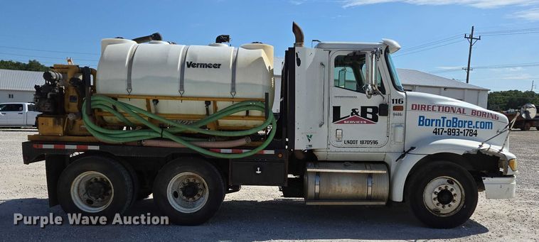 image for item ED2142 2007 International 9400i SBA flatbed truck with mud mixing system