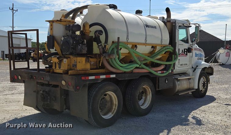 image for item ED2142 2007 International 9400i SBA flatbed truck with mud mixing system