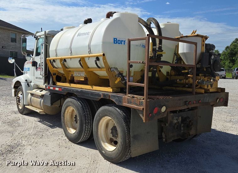 image for item ED2142 2007 International 9400i SBA flatbed truck with mud mixing system