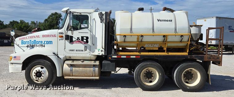 image for item ED2142 2007 International 9400i SBA flatbed truck with mud mixing system