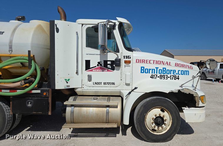 image for item ED2142 2007 International 9400i SBA flatbed truck with mud mixing system