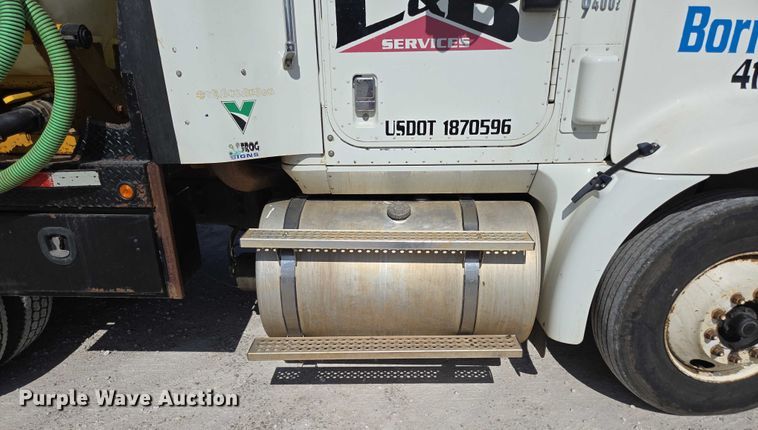 image for item ED2142 2007 International 9400i SBA flatbed truck with mud mixing system