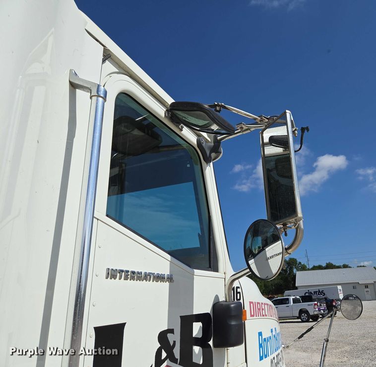 image for item ED2142 2007 International 9400i SBA flatbed truck with mud mixing system