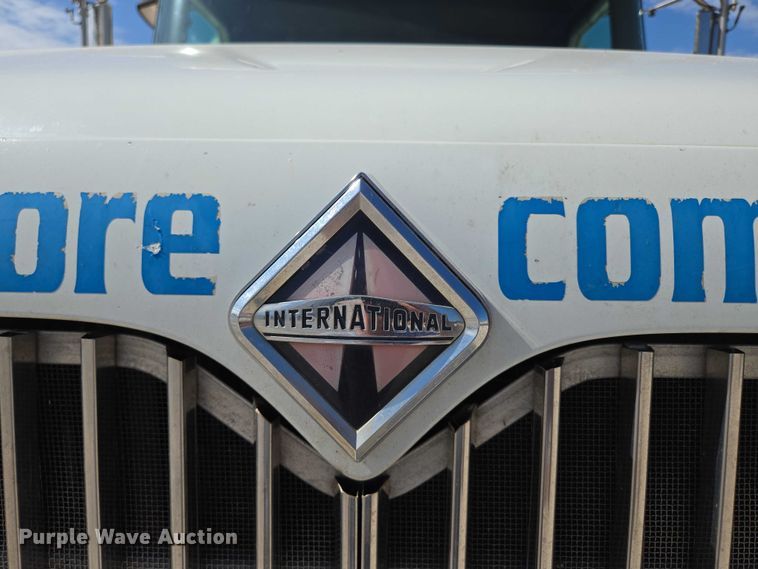 image for item ED2142 2007 International 9400i SBA flatbed truck with mud mixing system