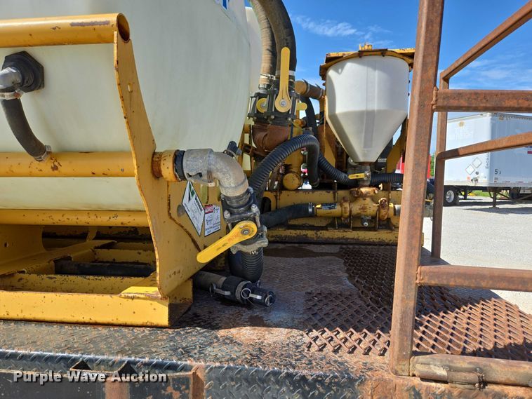 image for item ED2142 2007 International 9400i SBA flatbed truck with mud mixing system