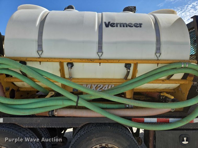 image for item ED2142 2007 International 9400i SBA flatbed truck with mud mixing system