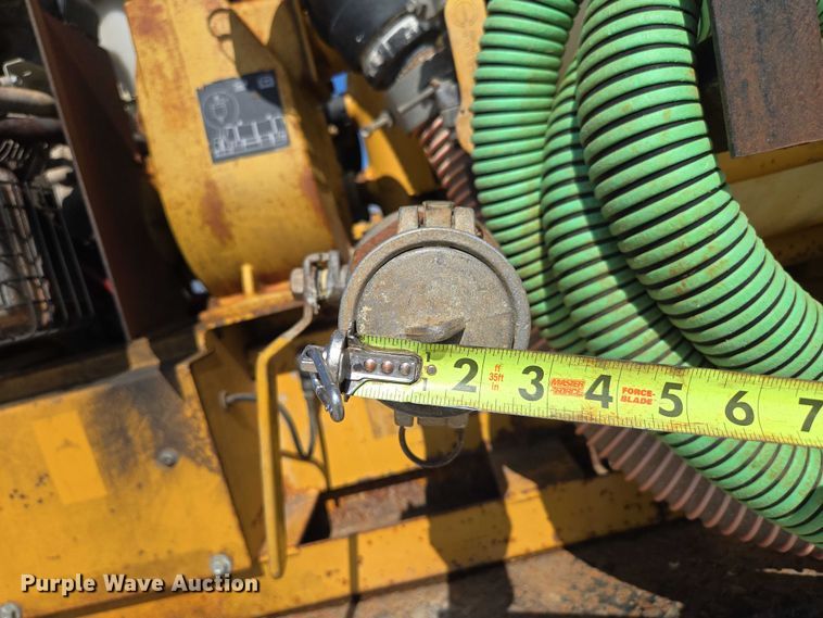 image for item ED2142 2007 International 9400i SBA flatbed truck with mud mixing system