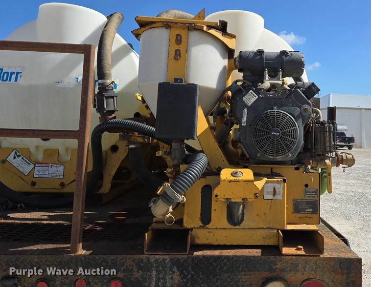 image for item ED2142 2007 International 9400i SBA flatbed truck with mud mixing system