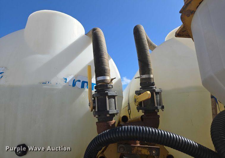 image for item ED2142 2007 International 9400i SBA flatbed truck with mud mixing system