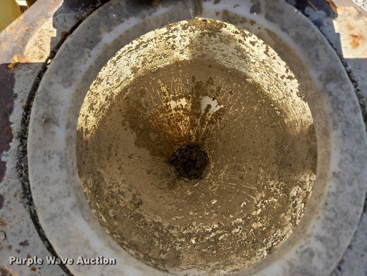 image for item ED2142 2007 International 9400i SBA flatbed truck with mud mixing system