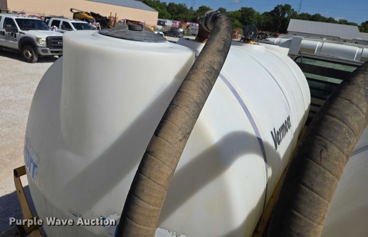 image for item ED2142 2007 International 9400i SBA flatbed truck with mud mixing system