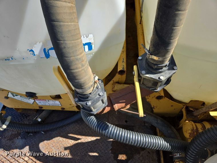 image for item ED2142 2007 International 9400i SBA flatbed truck with mud mixing system