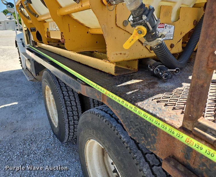 image for item ED2142 2007 International 9400i SBA flatbed truck with mud mixing system