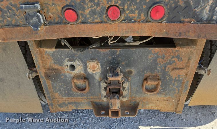 image for item ED2142 2007 International 9400i SBA flatbed truck with mud mixing system