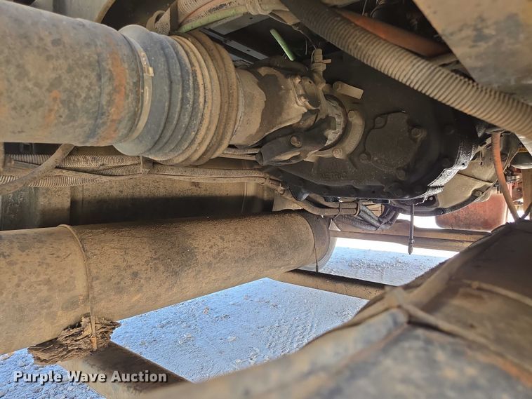 image for item ED2142 2007 International 9400i SBA flatbed truck with mud mixing system