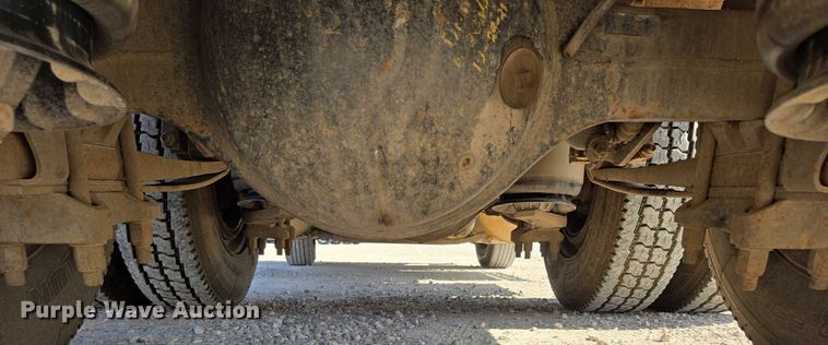 image for item ED2142 2007 International 9400i SBA flatbed truck with mud mixing system