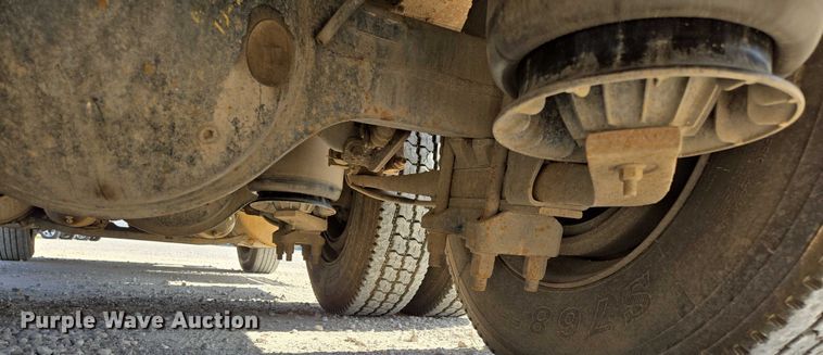 image for item ED2142 2007 International 9400i SBA flatbed truck with mud mixing system