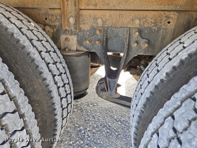 image for item ED2142 2007 International 9400i SBA flatbed truck with mud mixing system