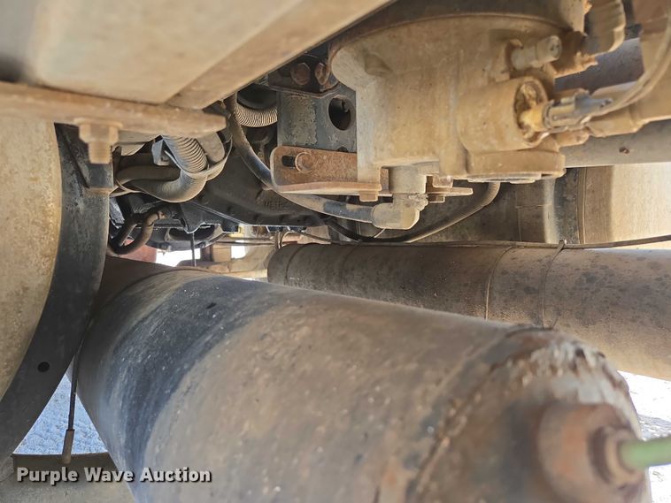 image for item ED2142 2007 International 9400i SBA flatbed truck with mud mixing system