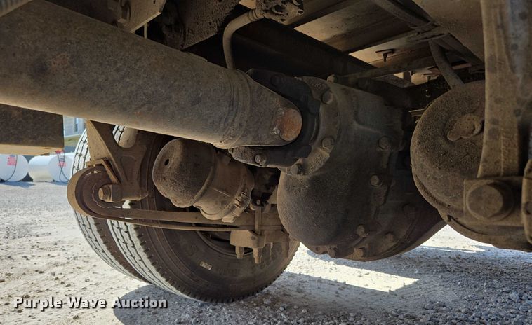 image for item ED2142 2007 International 9400i SBA flatbed truck with mud mixing system