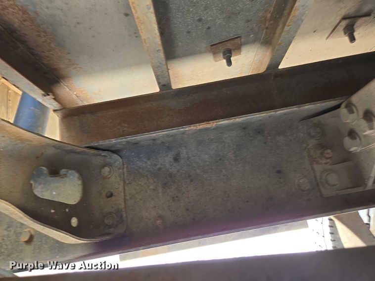 image for item ED2142 2007 International 9400i SBA flatbed truck with mud mixing system