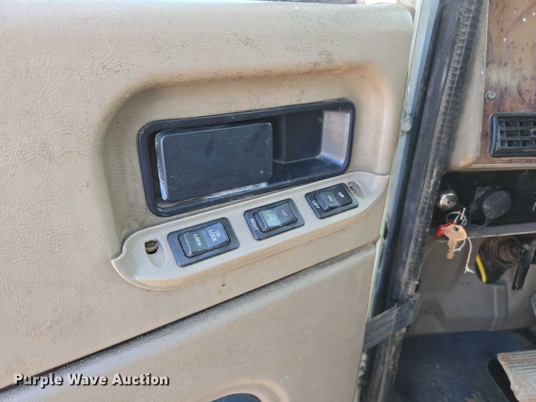 image for item ED2142 2007 International 9400i SBA flatbed truck with mud mixing system