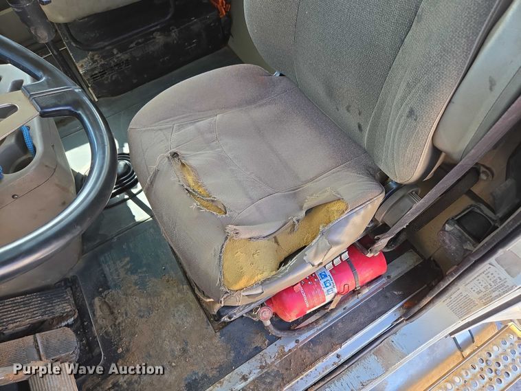 image for item ED2142 2007 International 9400i SBA flatbed truck with mud mixing system