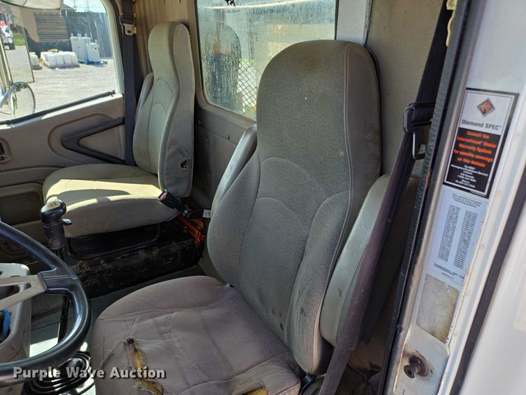 image for item ED2142 2007 International 9400i SBA flatbed truck with mud mixing system