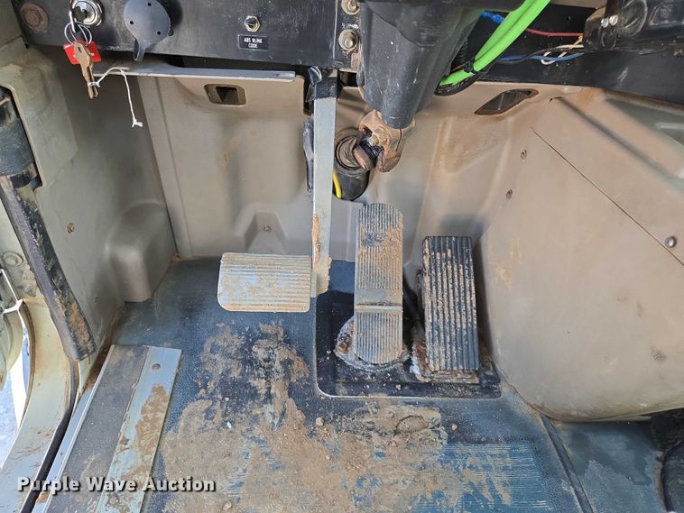 image for item ED2142 2007 International 9400i SBA flatbed truck with mud mixing system