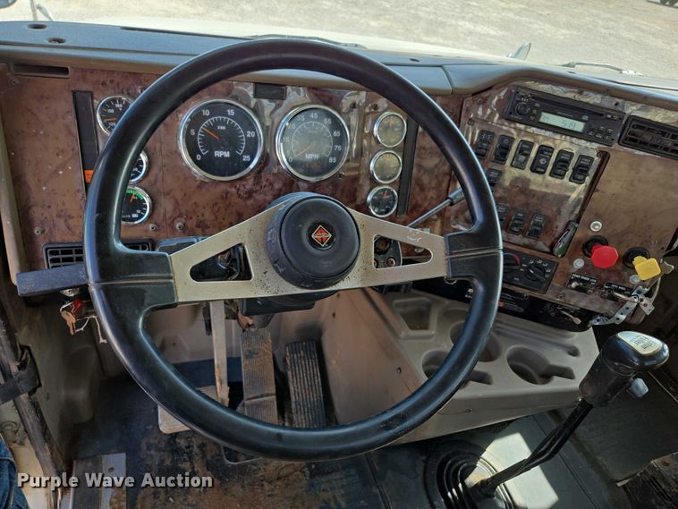 image for item ED2142 2007 International 9400i SBA flatbed truck with mud mixing system