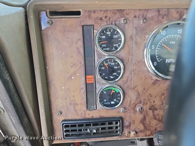 image for item ED2142 2007 International 9400i SBA flatbed truck with mud mixing system