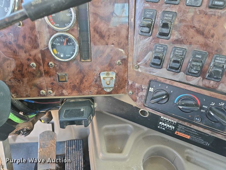 image for item ED2142 2007 International 9400i SBA flatbed truck with mud mixing system