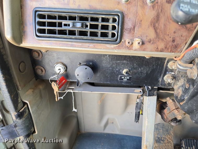 image for item ED2142 2007 International 9400i SBA flatbed truck with mud mixing system