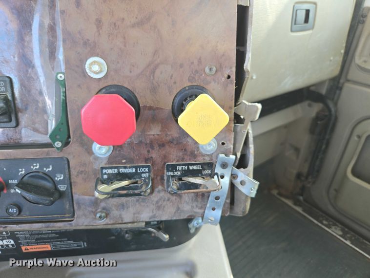 image for item ED2142 2007 International 9400i SBA flatbed truck with mud mixing system