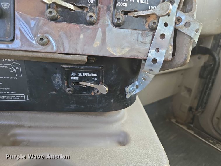 image for item ED2142 2007 International 9400i SBA flatbed truck with mud mixing system