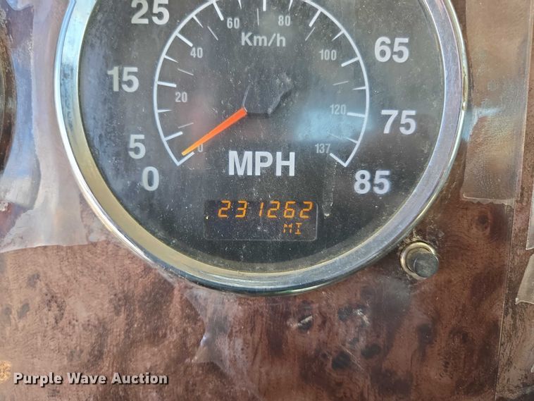 image for item ED2142 2007 International 9400i SBA flatbed truck with mud mixing system