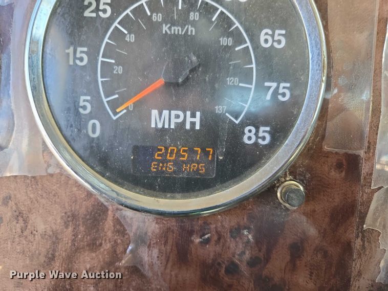 image for item ED2142 2007 International 9400i SBA flatbed truck with mud mixing system