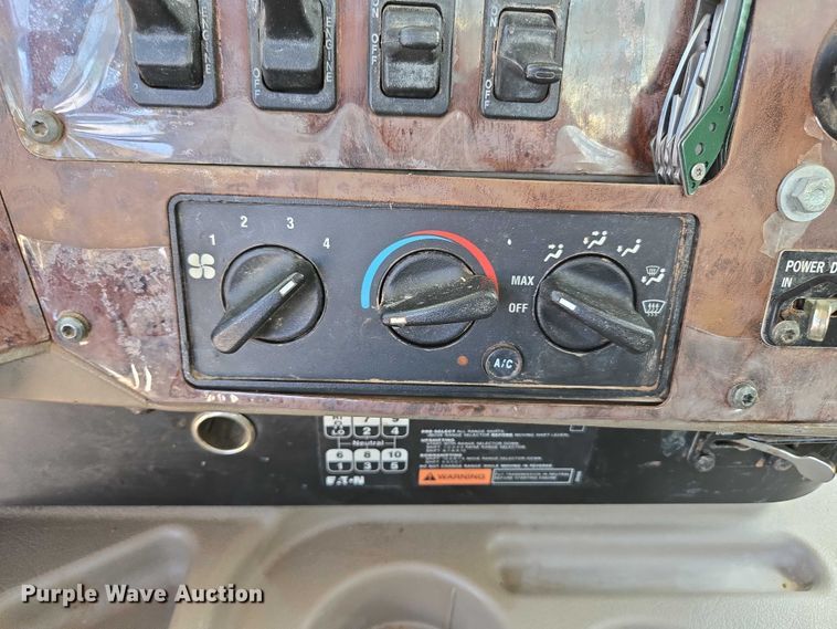 image for item ED2142 2007 International 9400i SBA flatbed truck with mud mixing system