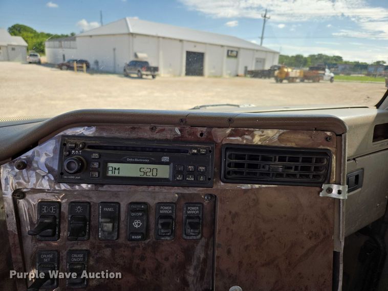 image for item ED2142 2007 International 9400i SBA flatbed truck with mud mixing system