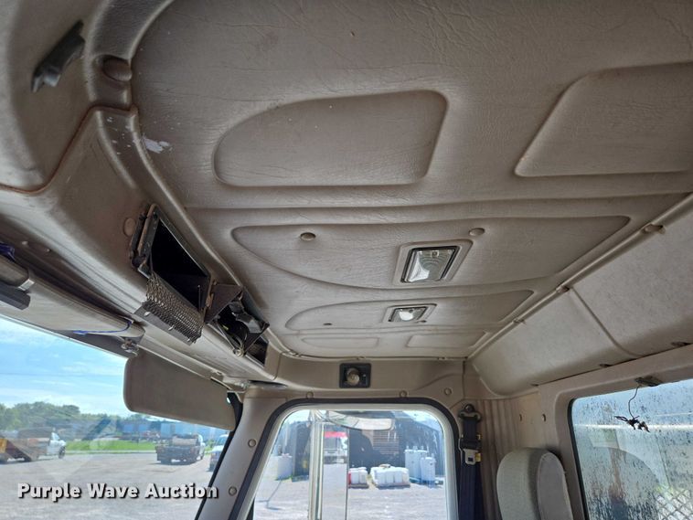 image for item ED2142 2007 International 9400i SBA flatbed truck with mud mixing system